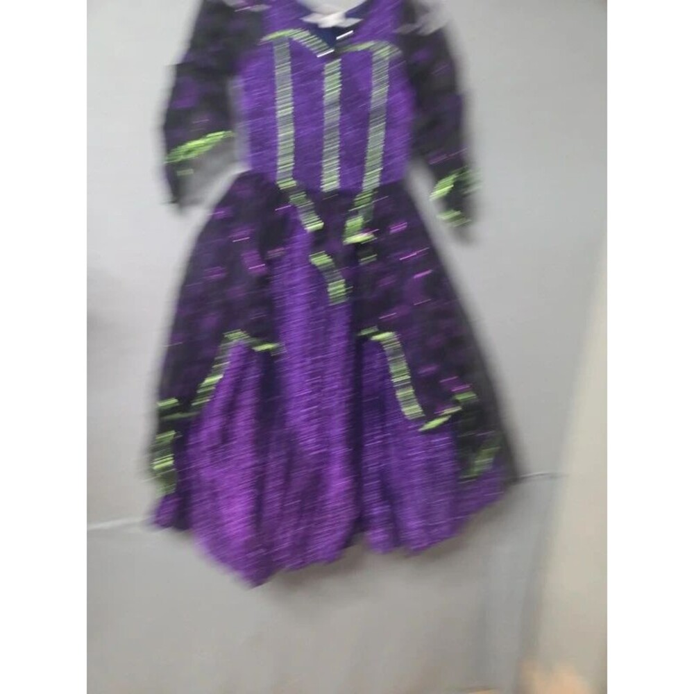 Beautiful girls witch costume - Picture 2 of 8